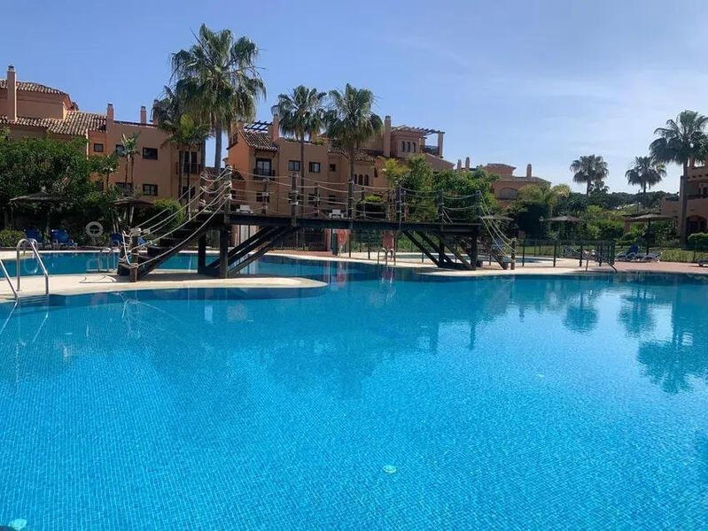 Lejlighed til salg i Estepona, Málaga