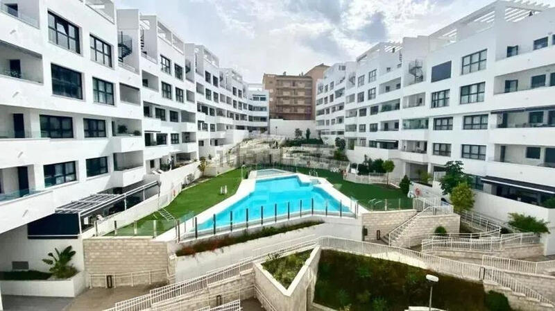 Apartamento en venta en Estepona, Málaga