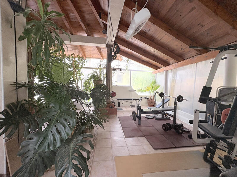 9 bedroom Villa for sale