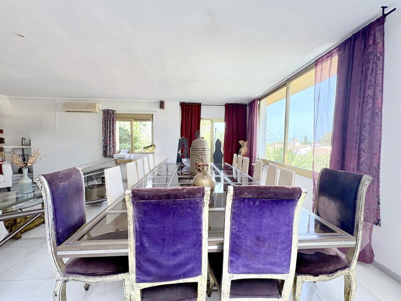 9 bedroom Villa for sale
