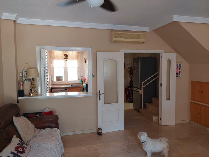 3 slaapkamer Gezinswoning Te koop