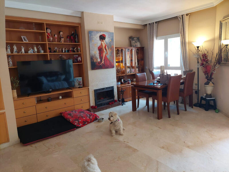 3 slaapkamer Gezinswoning Te koop