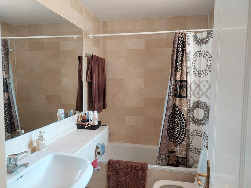 3 slaapkamer Gezinswoning Te koop