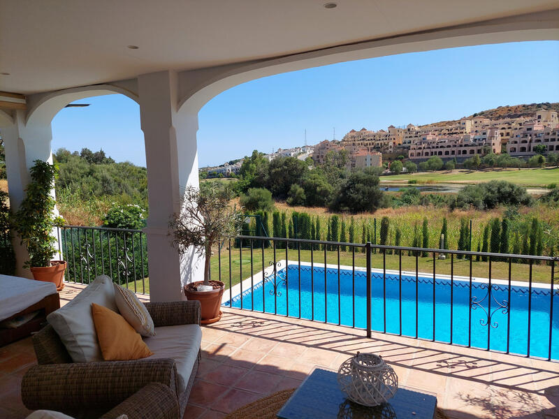 Villa for sale in Estepona, Málaga