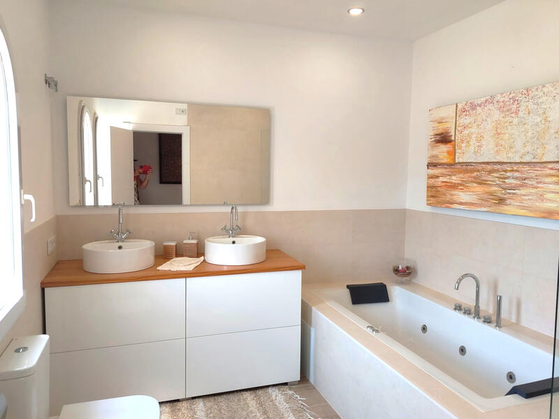 5 bedroom Villa for sale