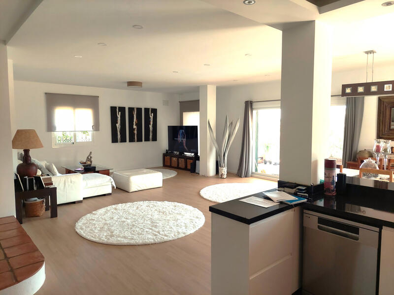 5 bedroom Villa for sale