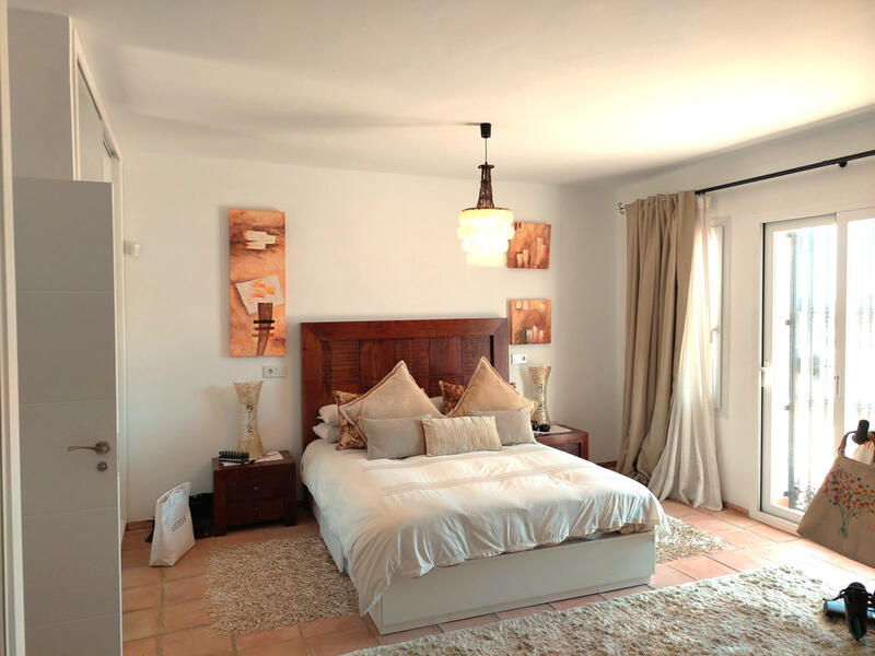 5 bedroom Villa for sale