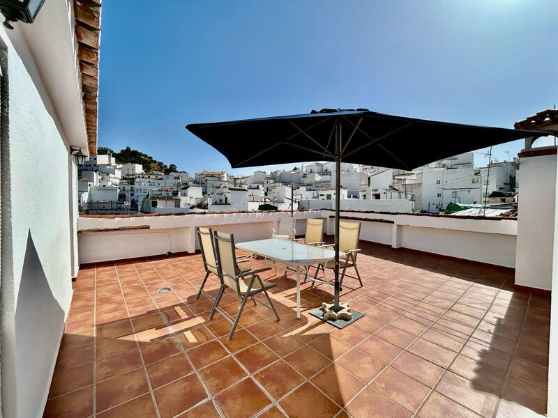 Apartment for sale in Istan, Málaga