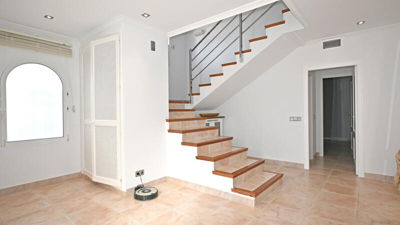 4 Schlafzimmer Landhaus zu verkaufen