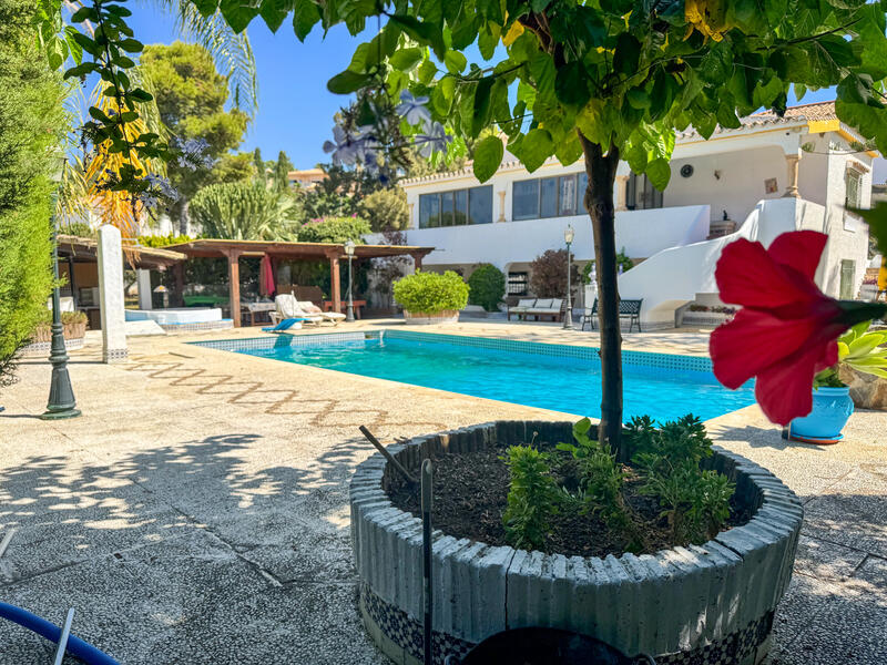 Villa à vendre dans Estepona, Málaga