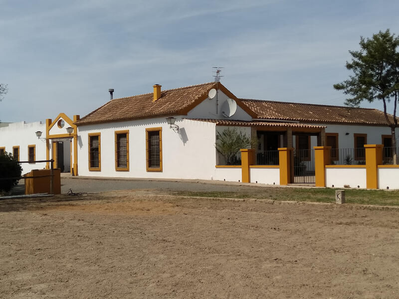 4 bedroom Country House for sale