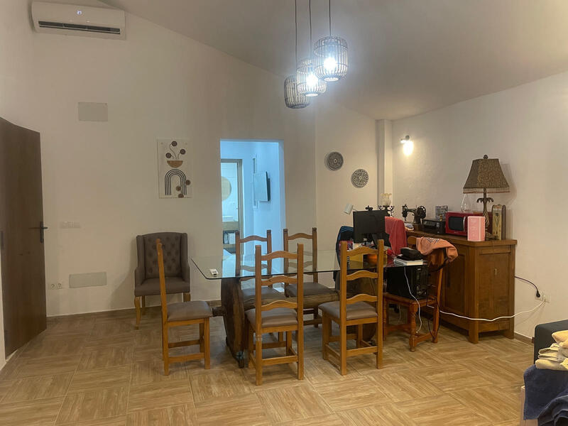 1 спальная комната Деревенский Дом продается