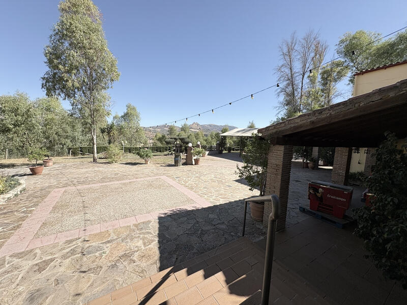 2 bedroom Commercial Property for sale