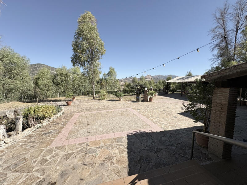 2 bedroom Commercial Property for sale