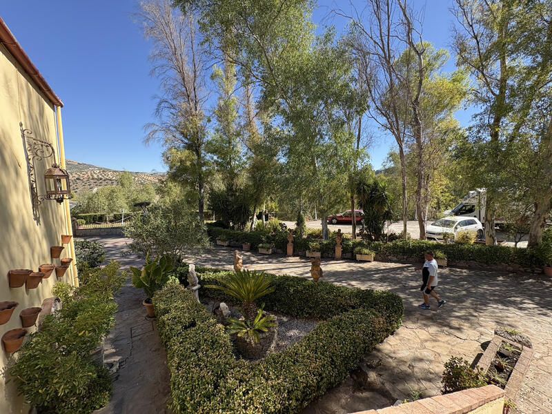2 bedroom Commercial Property for sale