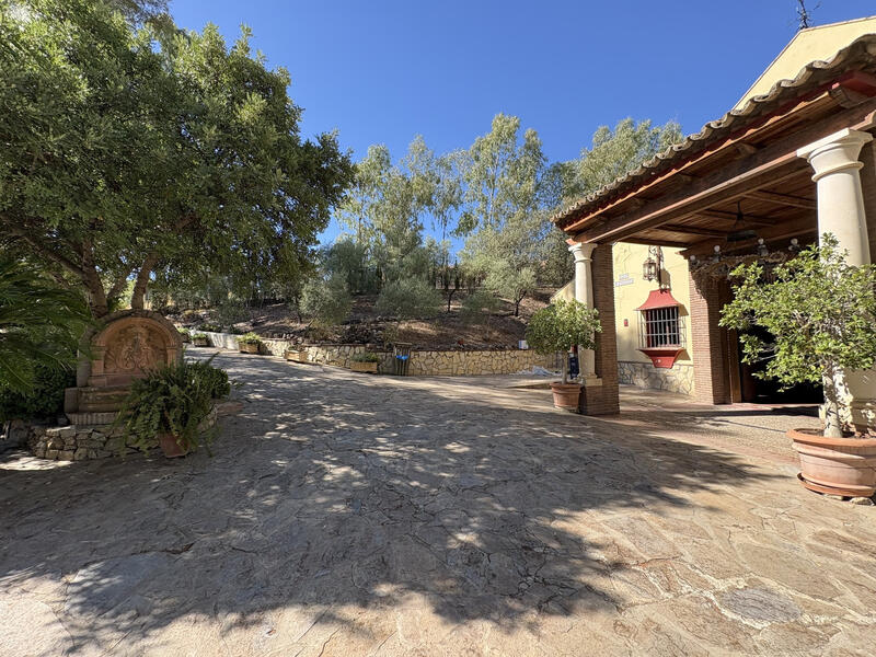 2 bedroom Commercial Property for sale