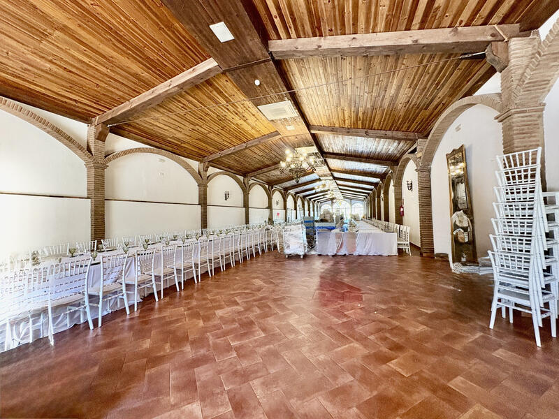 2 bedroom Commercial Property for sale