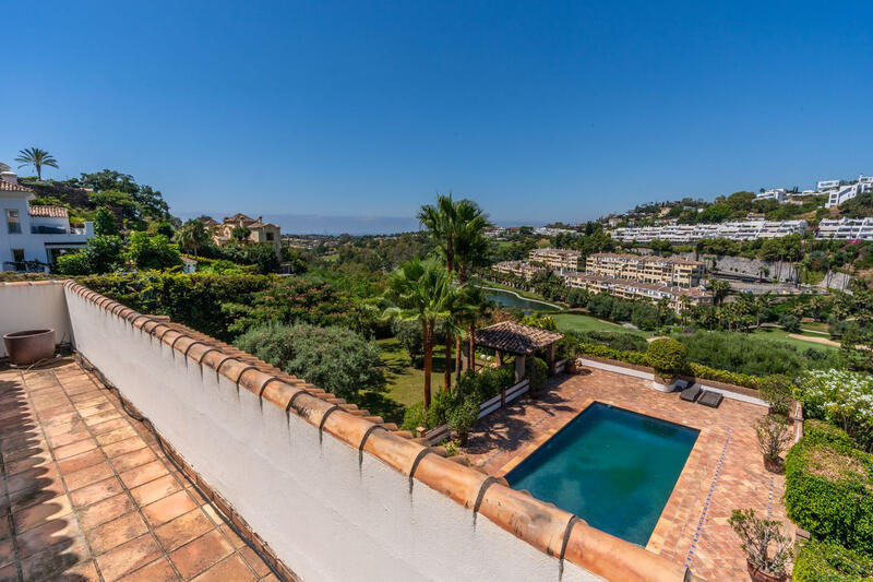 6 bedroom Villa for sale