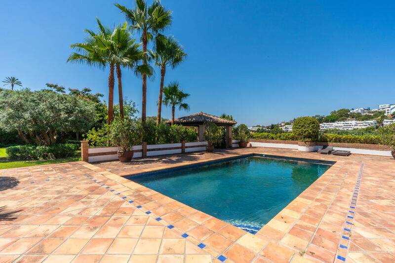 6 bedroom Villa for sale