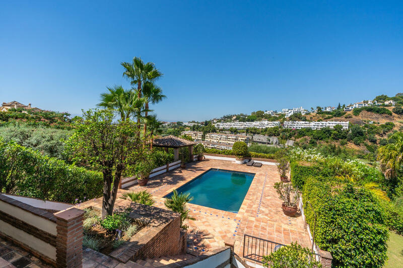 6 bedroom Villa for sale