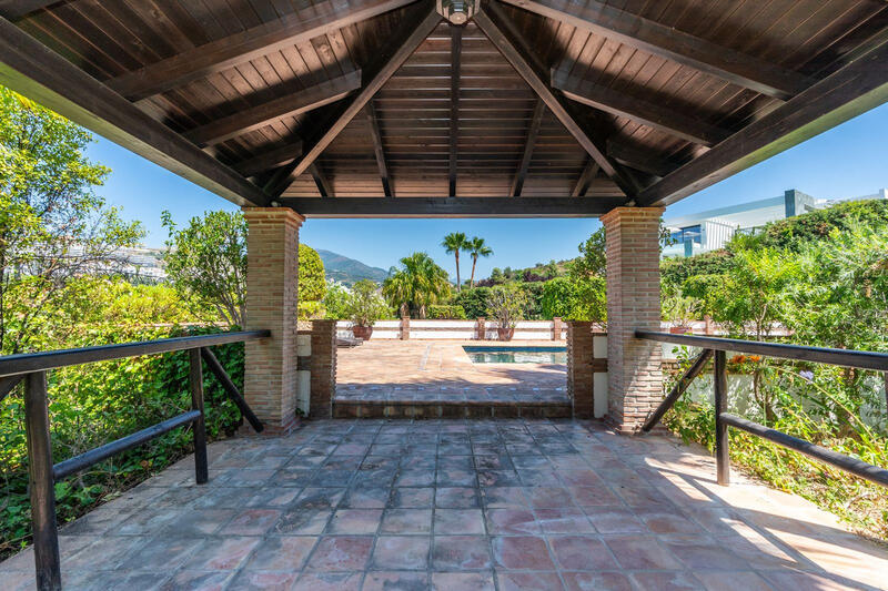 6 bedroom Villa for sale
