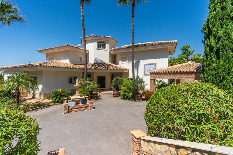 6 bedroom Villa for sale