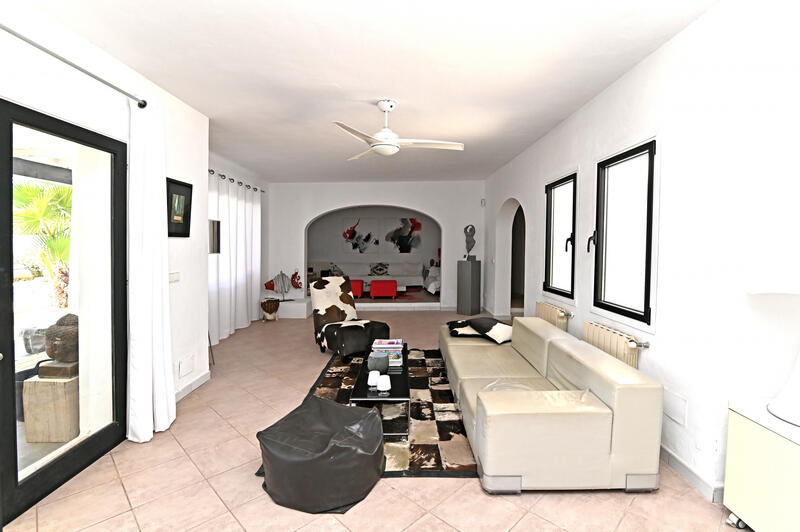 4 bedroom Villa for sale