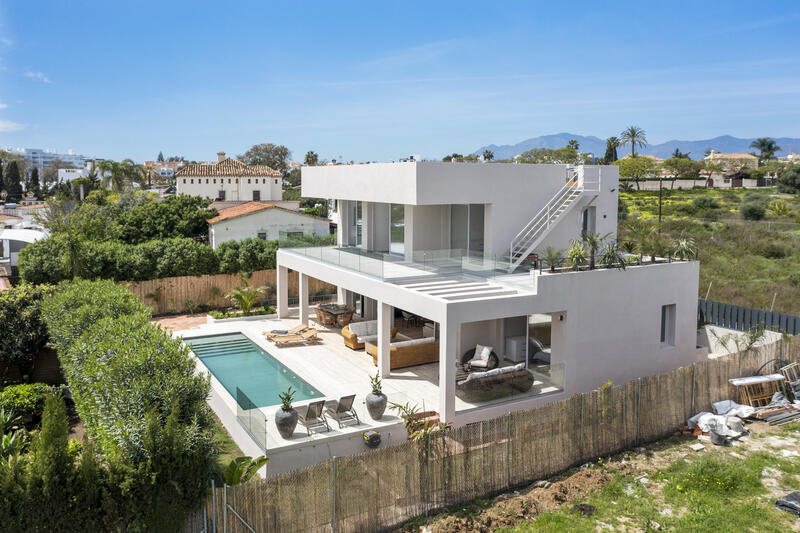 Villa til salgs i San Pedro de Alcantara, Málaga