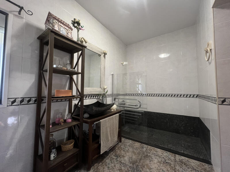 6 bedroom Cave House for sale