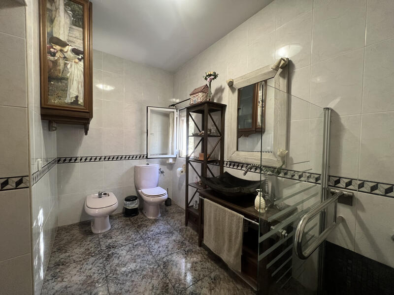 6 bedroom Cave House for sale