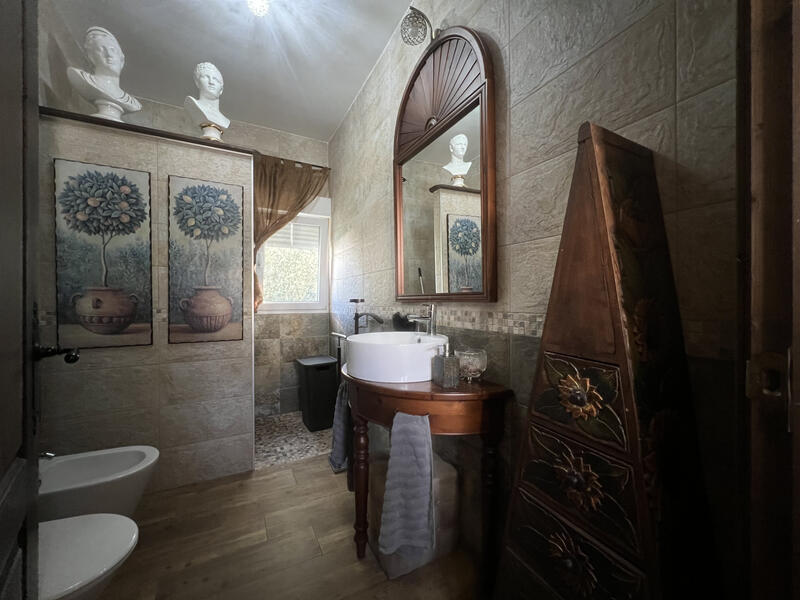 6 bedroom Cave House for sale