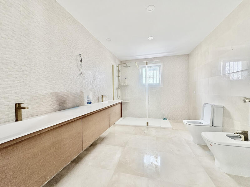 9 chambre Maison Troglodyte à vendre