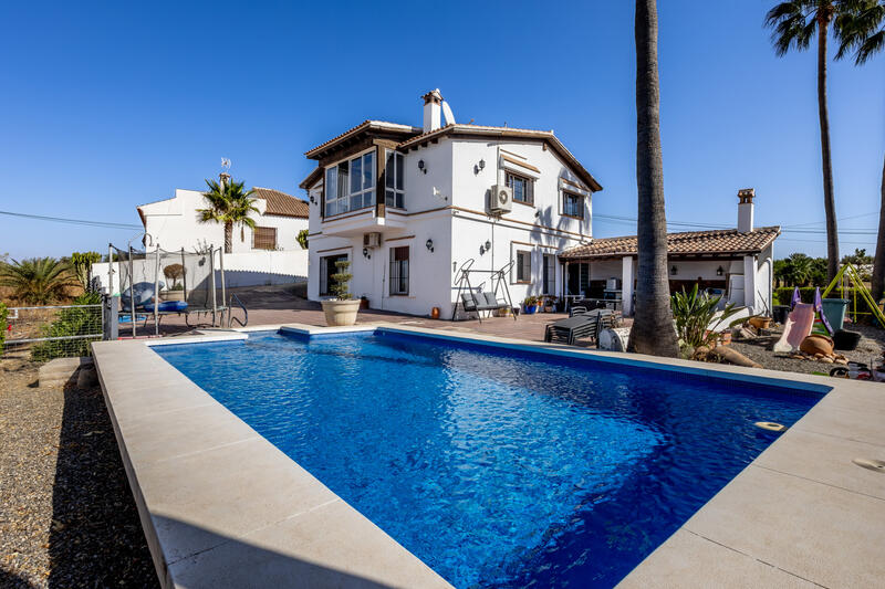 Villa à vendre dans Alhaurin el Grande, Málaga