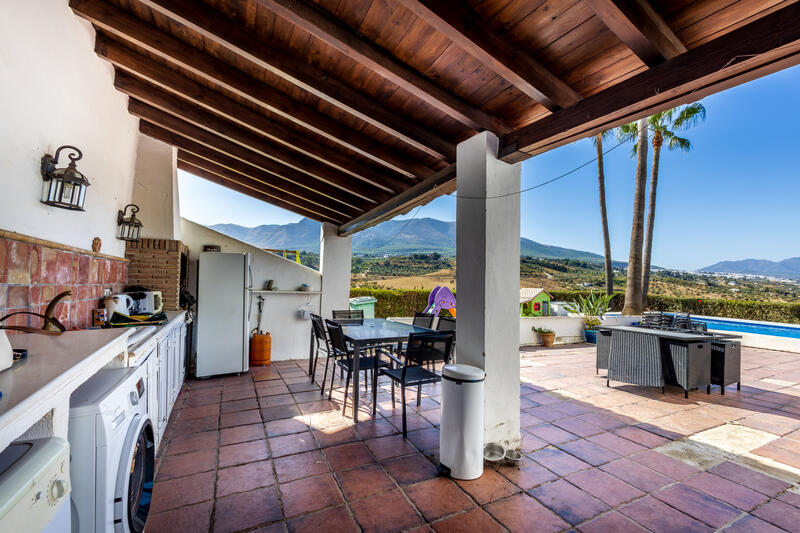 4 спальная комната вилла продается 4 спальная комната вилла продается