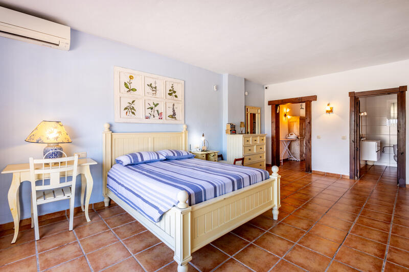 4 спальная комната вилла продается 4 спальная комната вилла продается