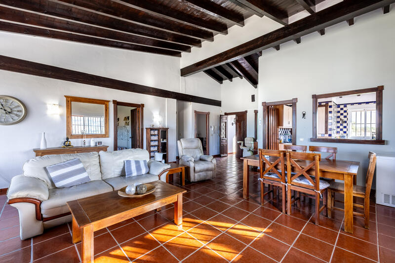 4 спальная комната вилла продается 4 спальная комната вилла продается