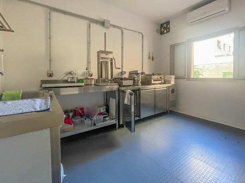 1 bedroom Commercial Property for sale