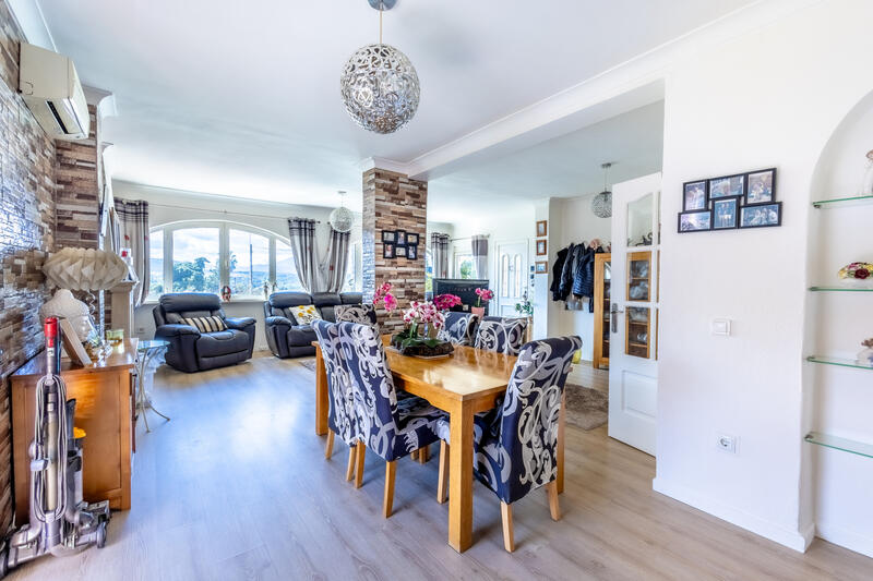 6 bedroom Country House for sale