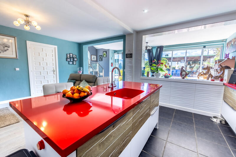 6 bedroom Country House for sale