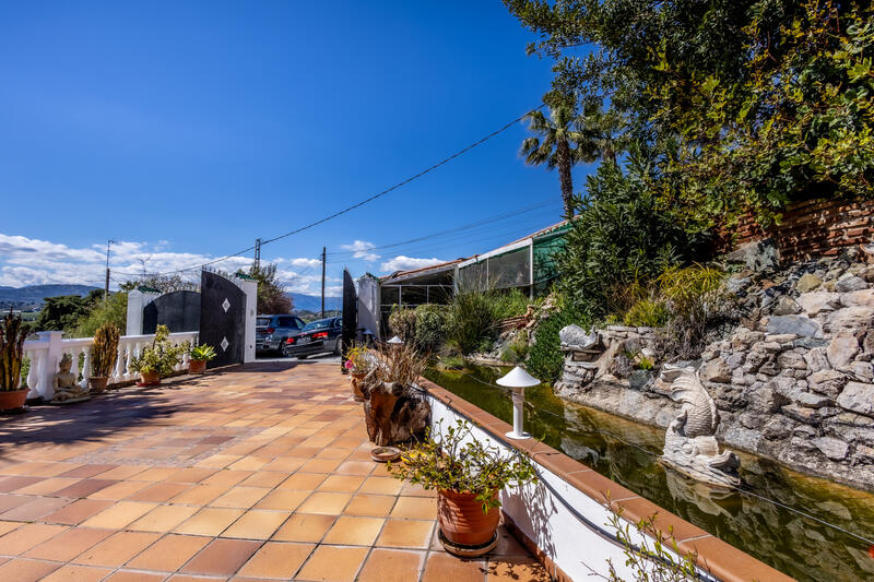 6 bedroom Country House for sale