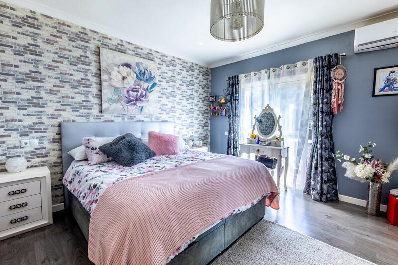 6 bedroom Country House for sale