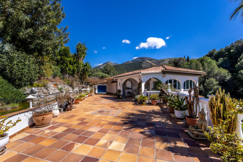 6 bedroom Country House for sale