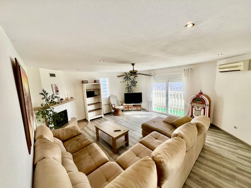 Деревенский Дом продается в Felix, Almería