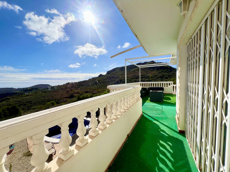 5 спальная комната Деревенский Дом продается