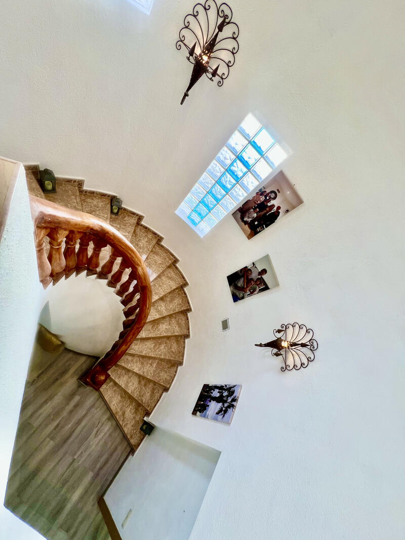 5 спальная комната Деревенский Дом продается