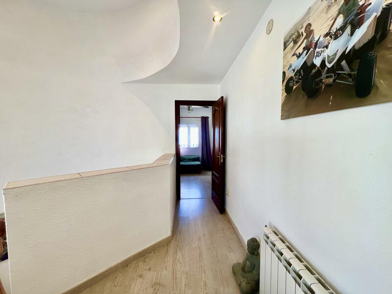 5 спальная комната Деревенский Дом продается