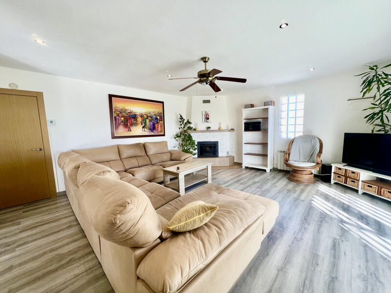 5 спальная комната Деревенский Дом продается