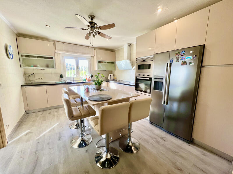 5 спальная комната Деревенский Дом продается