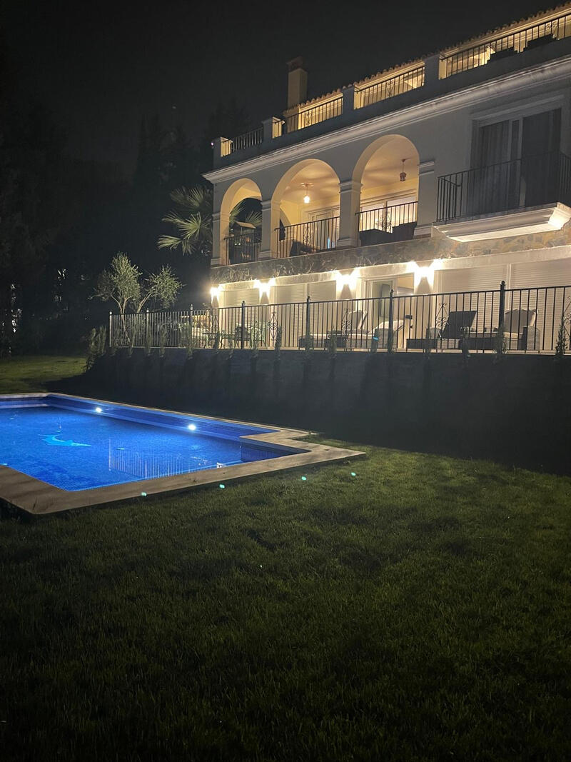 6 bedroom Villa for sale 6 bedroom Villa for sale