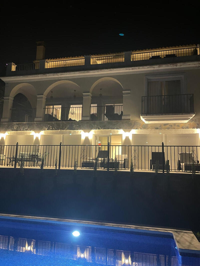 6 bedroom Villa for sale 6 bedroom Villa for sale